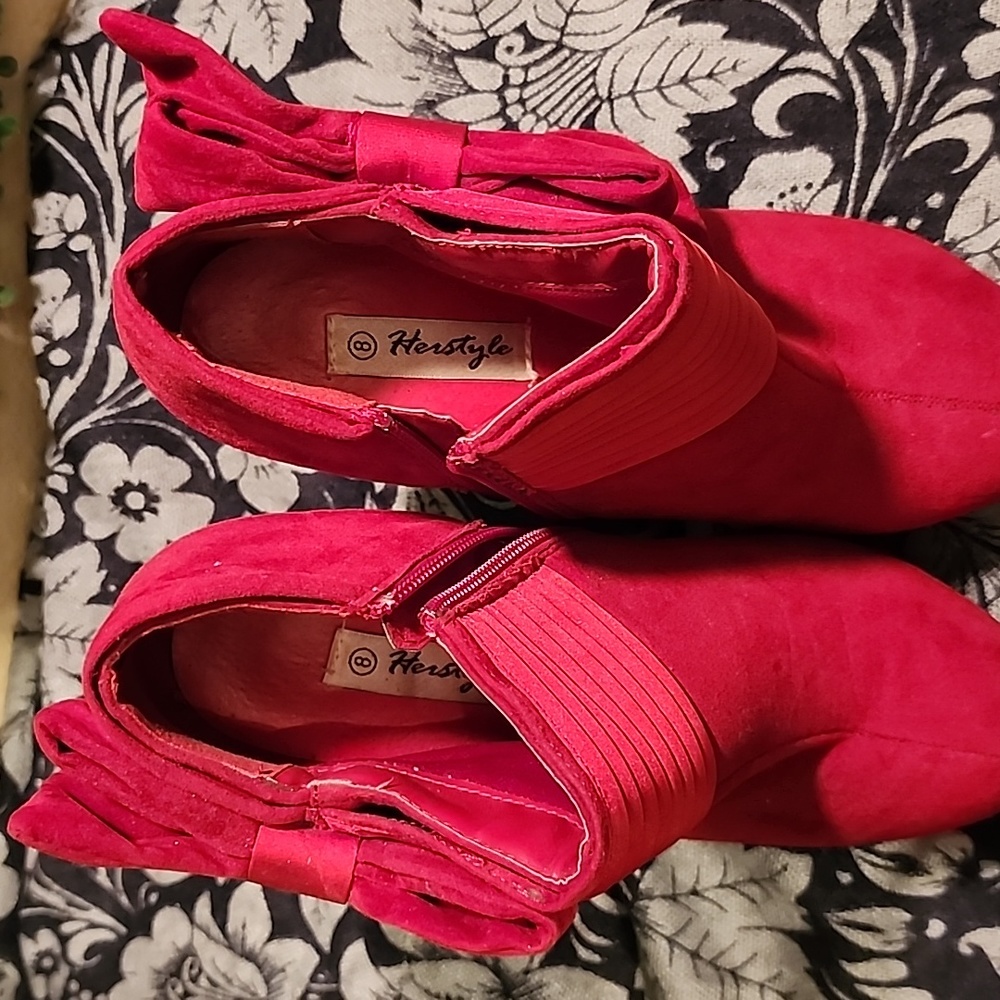 Red Heels 👠 - Picture 2 of 6